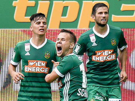 Louis Schaub (Rapid) und Teamkollegen jubeln