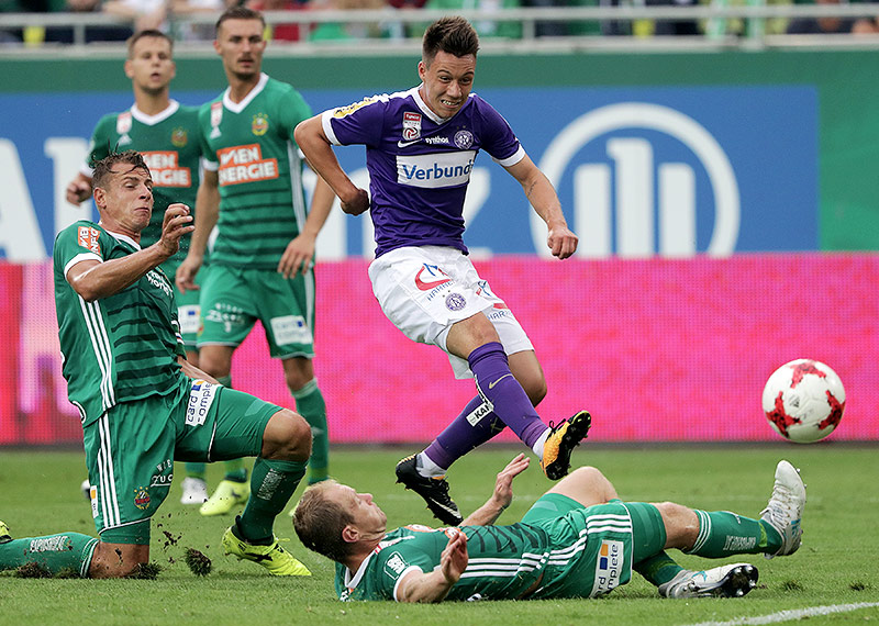 Stefan Schwab, Mario Sonnleitner (Rapid) gegen Dominik Prokop (A.Wien)
