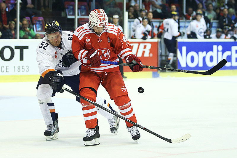 Radek Philipp (Kosice) and Thomas Koch (KAC)