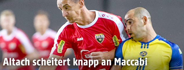 Johannes Aigner (Altach) und Tal Ben Haim (Maccabi)