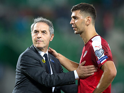 © APA/Georg Hochmuth ÖFB-Coach Marcel Koller mit Aleksandar Dragovic