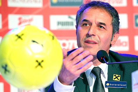 Antrittspressekonferenz von ÖFB-Teamchef Marcel Koller im Jahr 2011