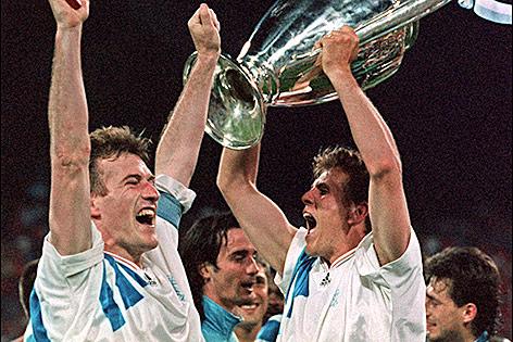 © APA/AFP/Georges Gobet Spieler von Olympique Marseille jubeln, 1993