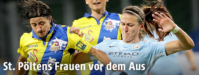 Mateja Zver (St.Poelten) und Louise Jill Scott (Manchester City)