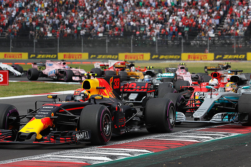 © APA/AP/Moises Castillo Max Verstappen (Red Bull) Lewis Hamilton (Mercedes)