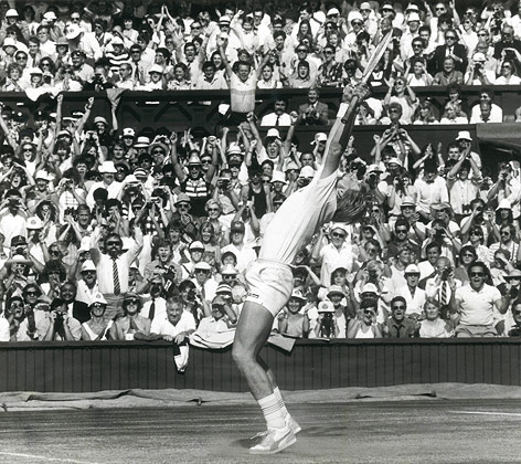 Boris Becker jubelt beim Wimbledon-Turnier 1982