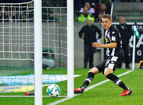© Reuters/Kai Pfaffenbach Tor von Matthias Ginter (Gladbach)