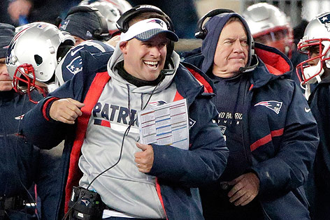 © APA/AP/Steven Senne Offensive Coordinator Josh McDaniels und Head Coach Bill Belichick