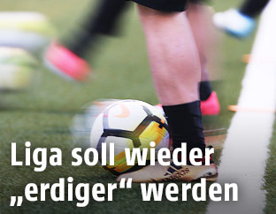 Beine und Ball