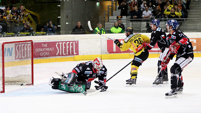 © GEPA/Christian Ort Jerry Pollastrone (Vienna) schießt ein Tor gegen Innsbruck