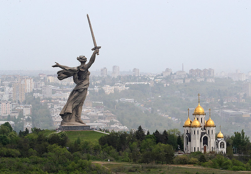 © Reuters/Tatyana Makeyeva Die Mutter-Heimat-Statue auf dem Mamajew-Hügel in Wolgograd