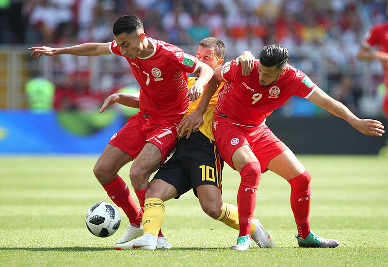 Saif-Eddine Khaoui (TUN) und Anice Badri (TUN) gegen Eden Hazard (BEL)