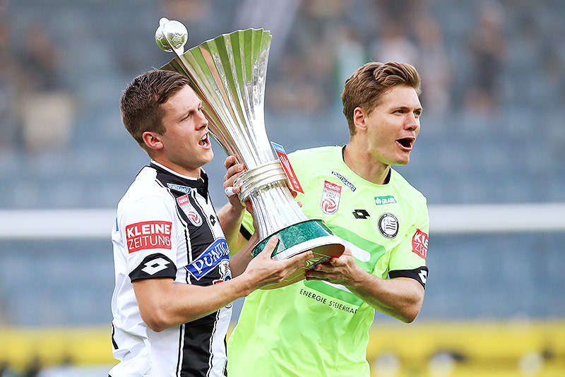 © GEPA/Christian Walgram Deni Alar und Joerg Siebenhandl (beide Sturm) ÖFB-Cup-Pokal