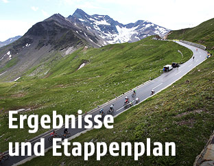 Radfahrer nahe dem Grossglockner bei der Österreich-Rundfahrt