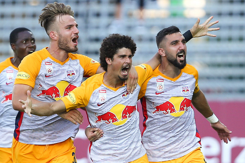 © APA/EXPA/Thomas Haumer Marin Pongracic (FC Red Bull Salzburg), Andre Ramalho Silva (FC Red Bull Salzburg) und Munas Dabbur (FC Red Bull Salzburg