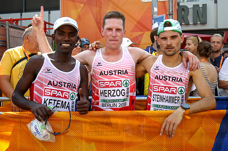 © GEPA/Mario Kneisl Lemawork Ketema, Peter Herzog und Christian Steinhammer (AUT)