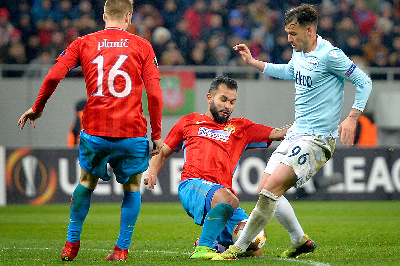 © AP/Raed Krisan Alessandro Murgia (Lazio) und Junior Morais (Steaua)