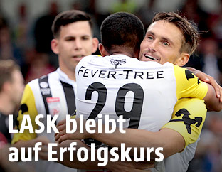 LASK-Spieler jubeln