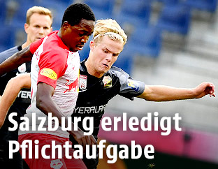Morten Hjulmand (Admira) und Enock Mwepu (RBS)