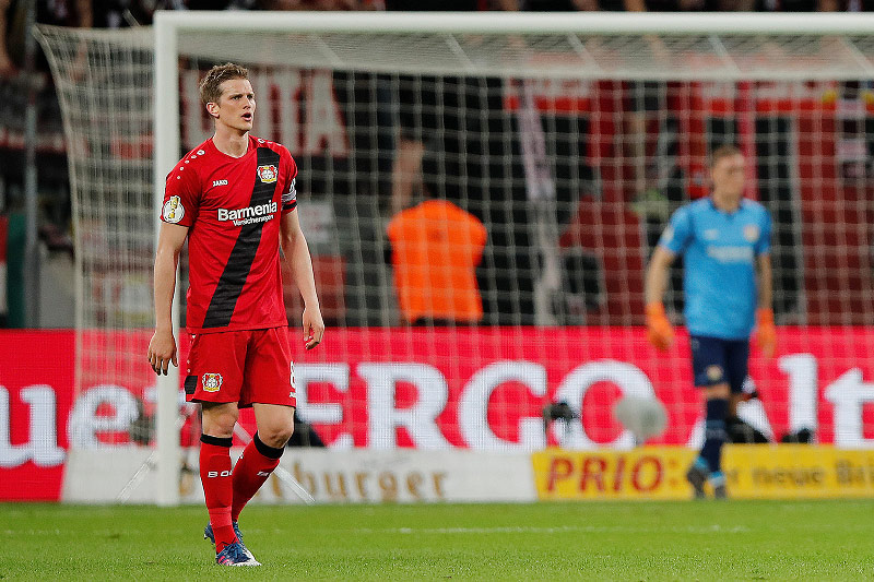 © Reuters/Wolfgang Rattay Lars Bender (Leverkusen)